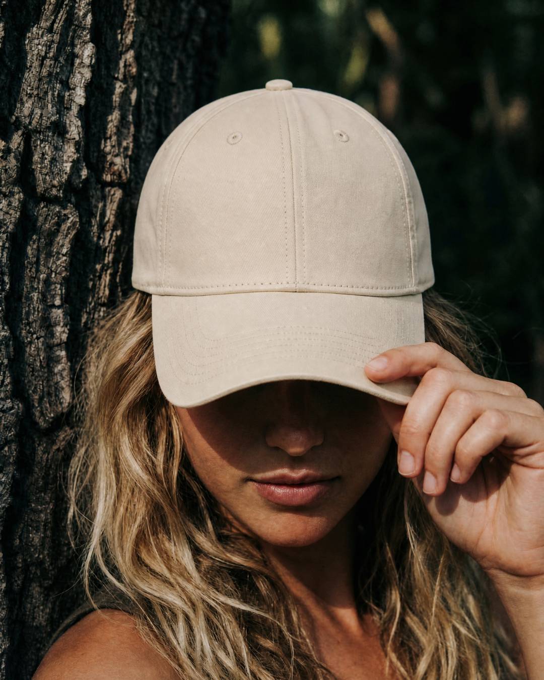 BASEBALL CAP.